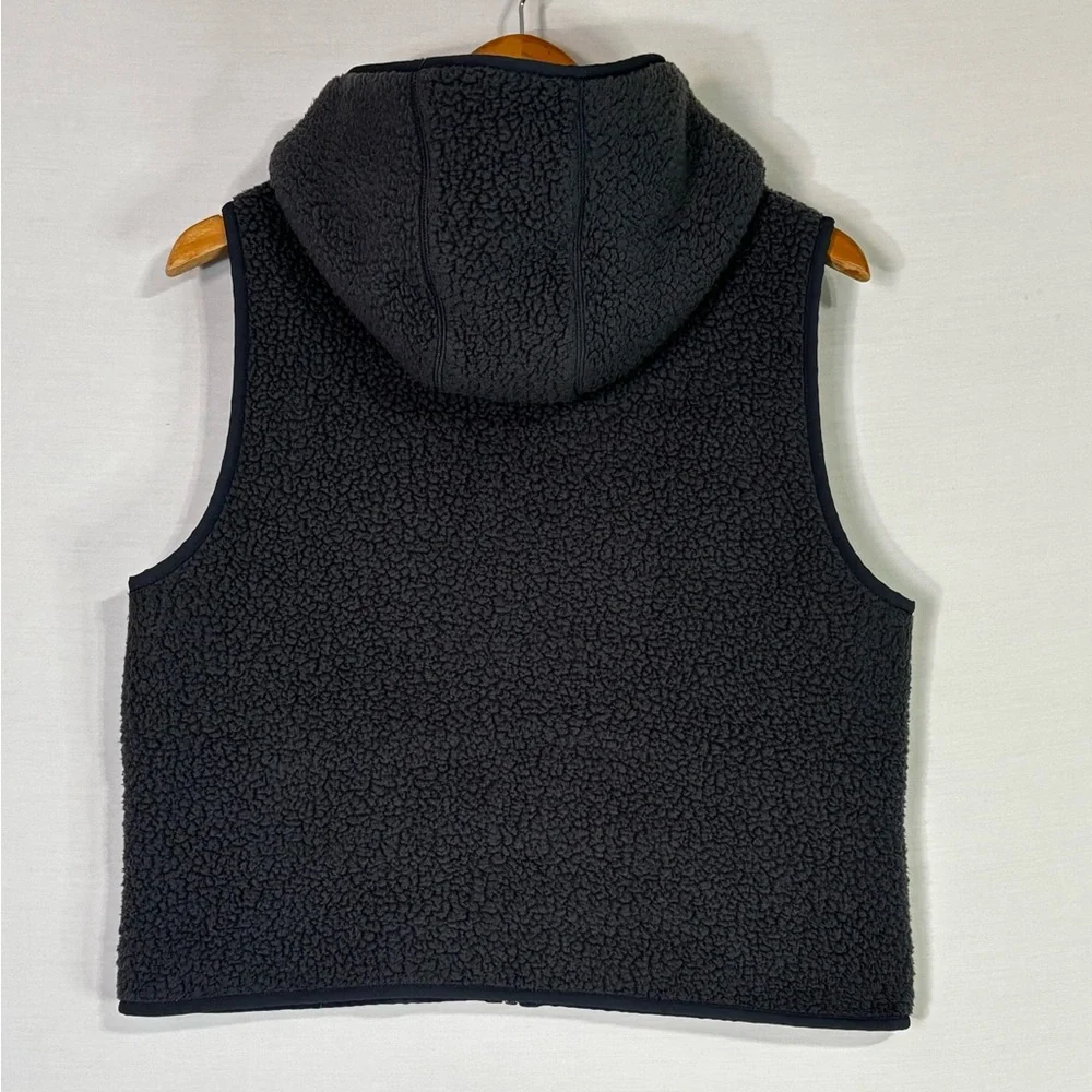 TNA Aritzia Sherpa Fleece Hooded Vest Womens M Gray Zip Up Staple Excellent - Picture 3 of 7